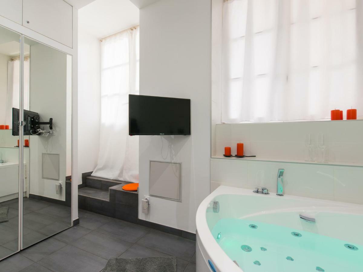 Luxury Studio & Spa-Lyon Centre Kültér fotó
